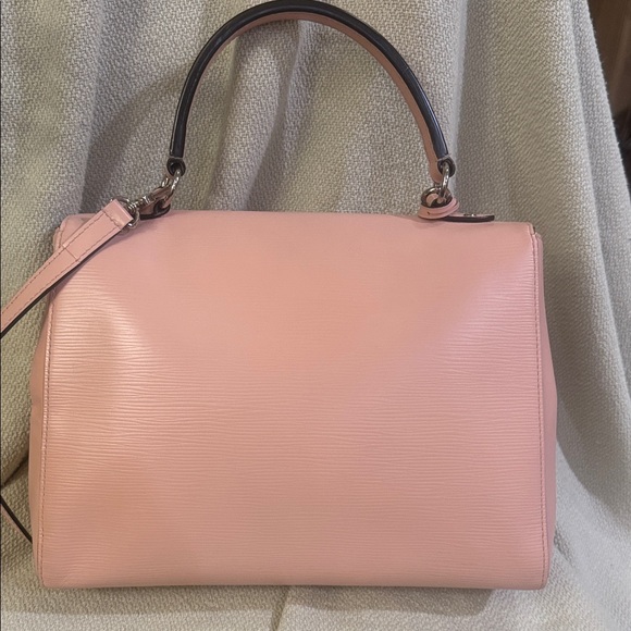 Louis Vuitton Epi Cluny MM Rose Ballerina Pink Bag With Shoulder Strap and COA - Picture 2 of 16